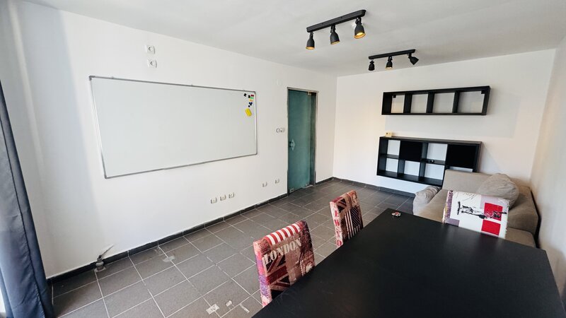 Dristor, Metrou, centrala proprie, apartament la pret de garsoniera,