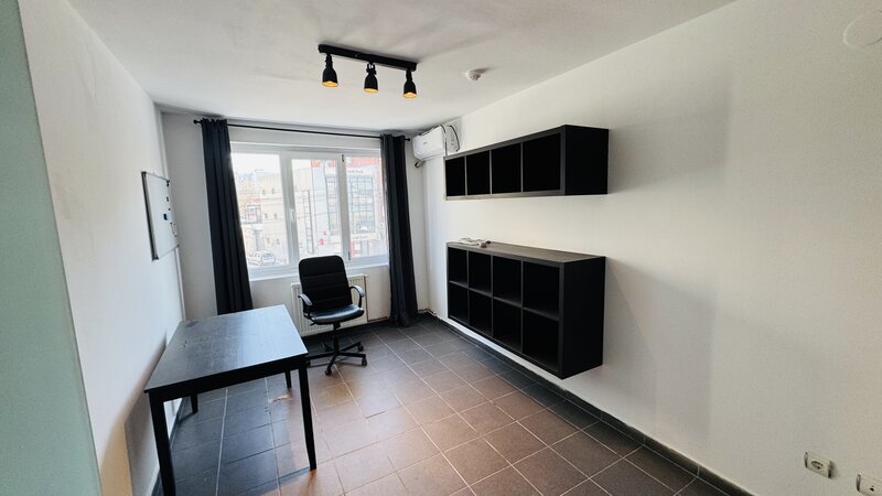 Dristor, Metrou, centrala proprie, apartament la pret de garsoniera,